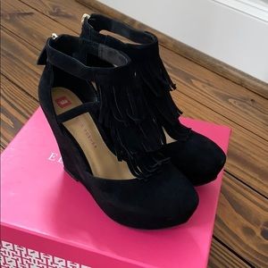 Elaine Turner Black Wedges with Fringe